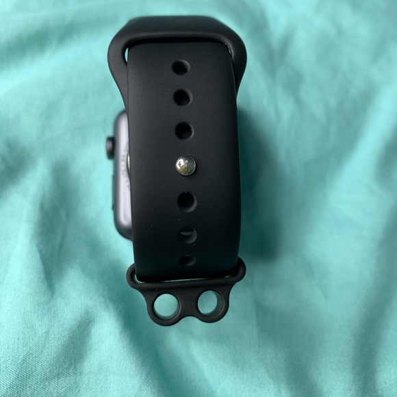 Silicone AirPods holder - Picture 4 of 5